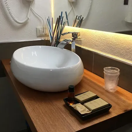 Oda ve Kahvaltı Kuky 4*