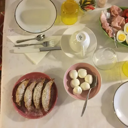 Oda ve Kahvaltı Kuky 4*