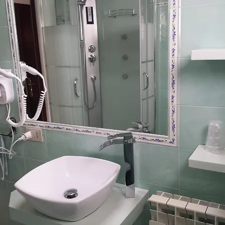 Kuky Oda ve Kahvaltı 4*