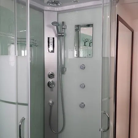 Oda ve Kahvaltı Kuky