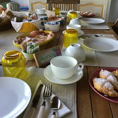 Oda ve Kahvaltı Kuky 4*